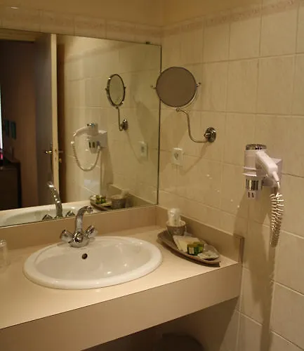 Hotel O Prestige Baugé